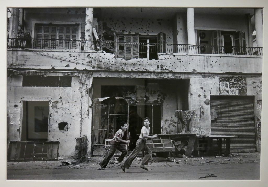 Quartier musulman de Beyrouth pendant la guerre civile  (Catherine Leroy, 1975)